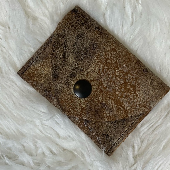 Rustic mixed colors Genuine Leather Card Holder with snap closure. Made in USA - Picture 6 of 10